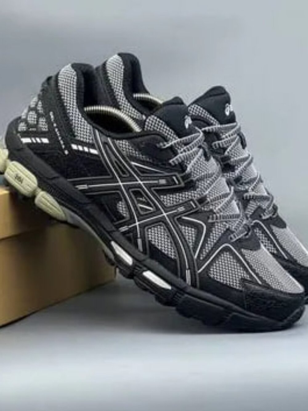 ASICS Gel-Kayano Running Shoes Black Gray - Picture 2 of 3